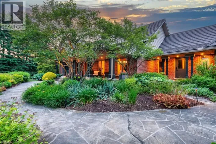 18 FOX RUN Drive, Puslinch