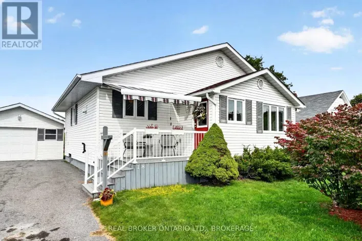 House for sale: 18 FROST AVENUE, South Stormont