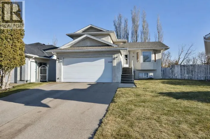 18 Harvard Crescent W, Lethbridge