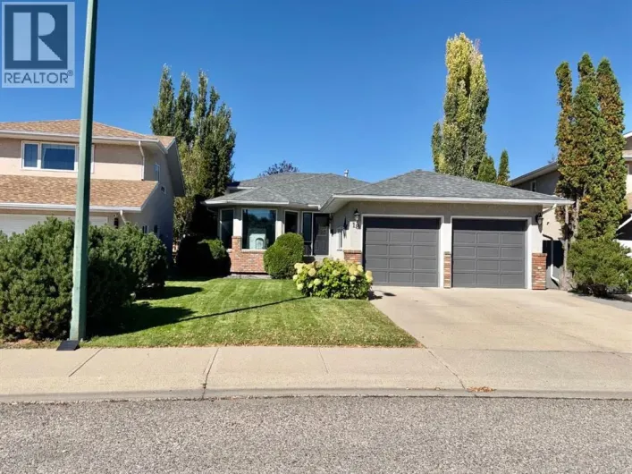 18 Heritage Close W, Lethbridge