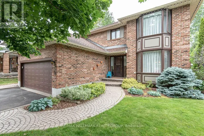 18 HESSE CRESCENT, Ottawa