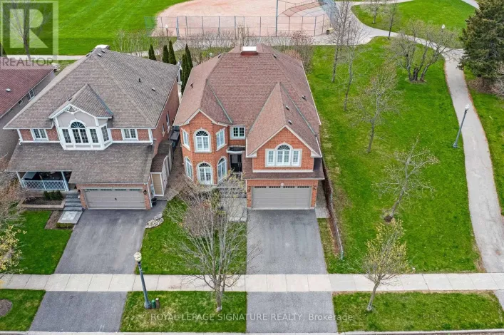 18 HIBBINS AVENUE, Ajax