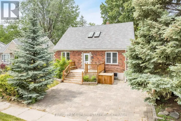 18 HOLGATE STREET, Barrie