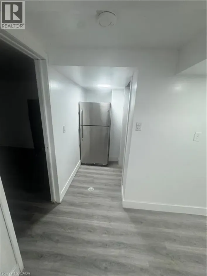 18 INGLESIDE Drive, Kitchener