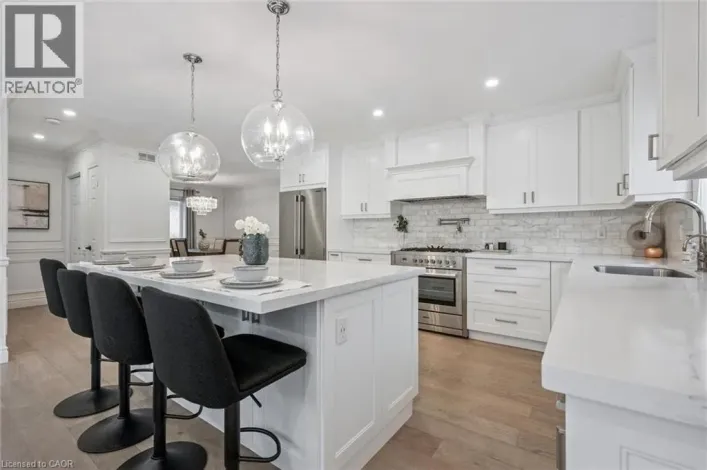 18 KEYS Crescent, Guelph