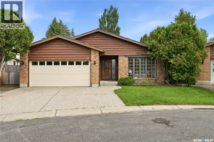 House for sale: 18 Lakeview PLACE, Regina