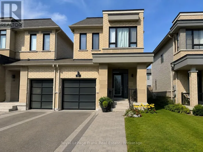 18 LARKIN LANE, Clarington