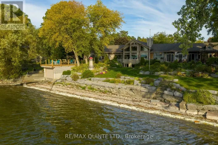 18 LOOP LANE, Prince Edward County