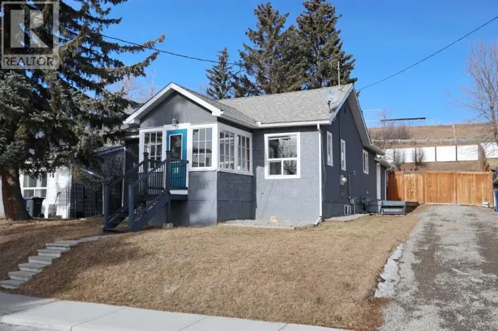 18 Maple Street, Okotoks