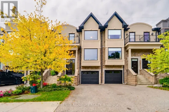 Row / Townhouse for sale: 18 MATTHEW COURT, Toronto