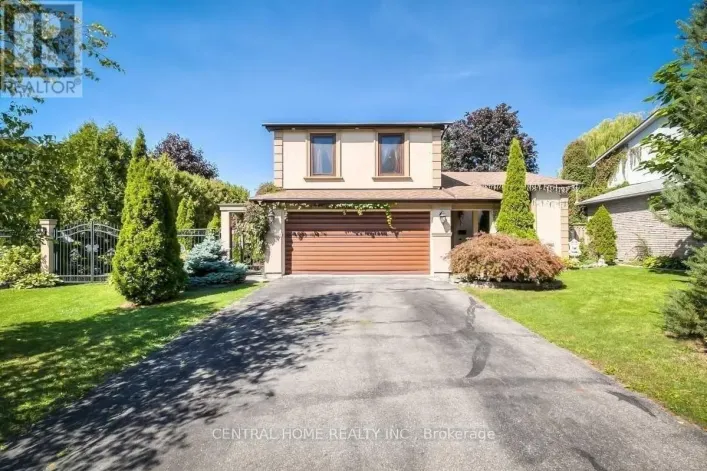18 MAYVERN CRESCENT, Richmond Hill
