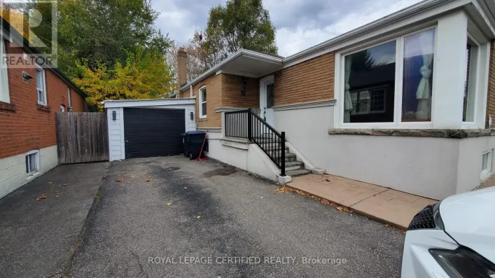 18 MAYWOOD PARK, Toronto