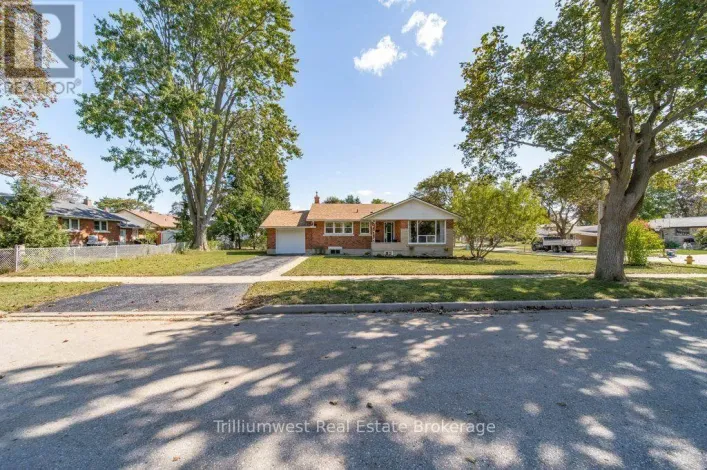 18 MAYWOOD ROAD, Kitchener