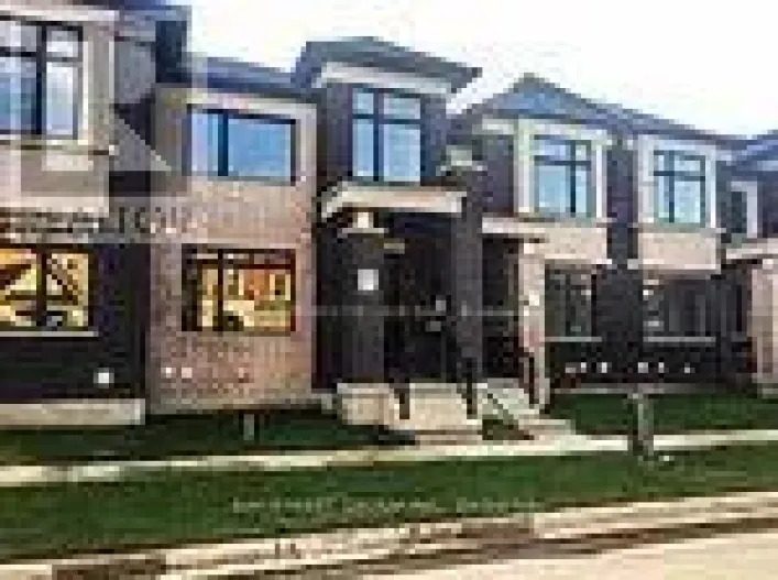 18 MILITARY CRESCENT, Brampton