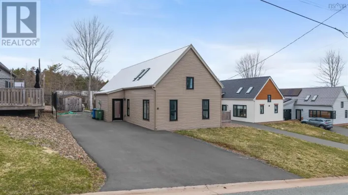 18 MONARCH Terrace, Truro