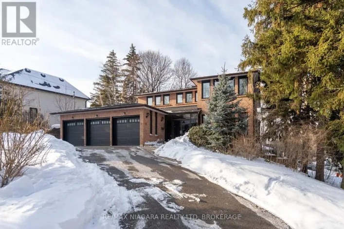 18 MOUNTBATTEN ROAD, Toronto