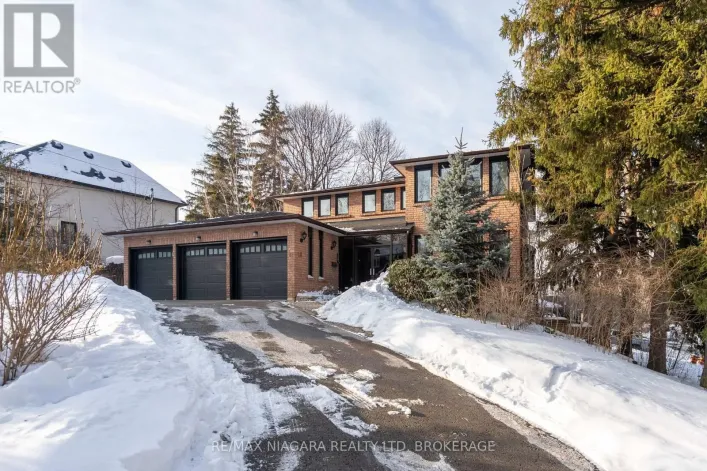 18 MOUNTBATTEN ROAD, Toronto