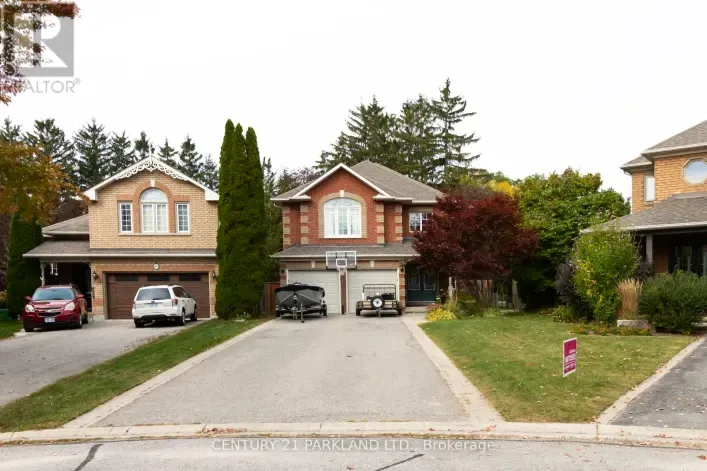 House for sale: 18 NAPIER COURT, Whitby