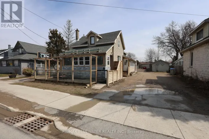 18 ONTARIO STREET N, Lambton Shores