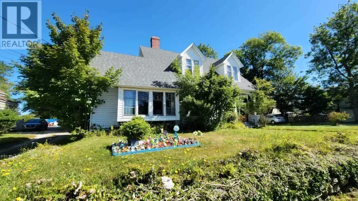 Triplex for sale: 18 Parade Street, Yarmouth