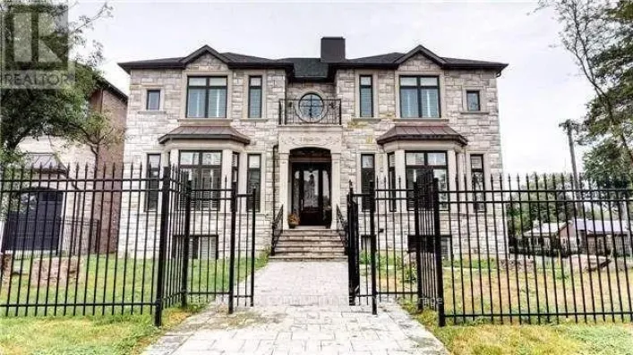 18 PARKER AVENUE, Richmond Hill