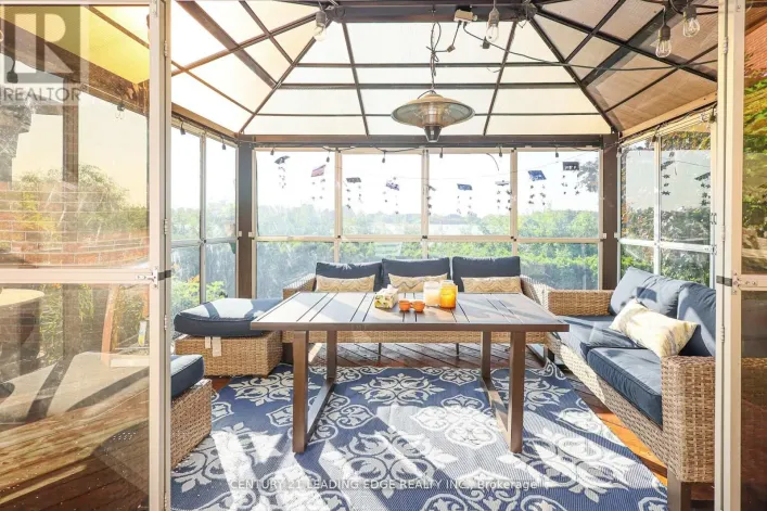 18 PEREGRINE GROVE, Brampton