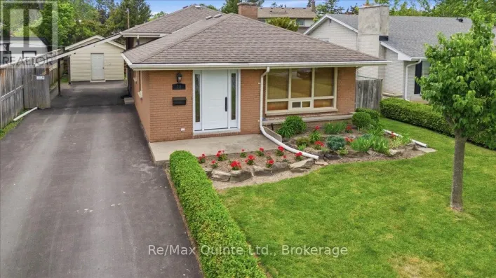 18 PLAZA SQUARE, Belleville
