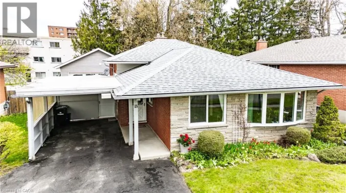 18 QUEENSTON Crescent, Kitchener