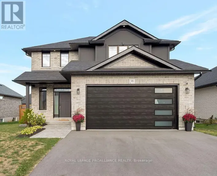 18 RAYCROFT DRIVE, Belleville