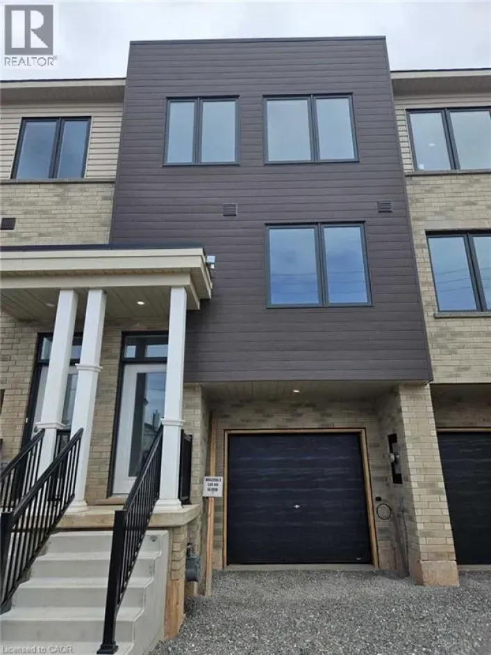 18 REID Avenue N, Hamilton