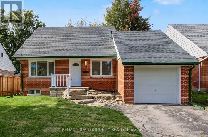 18 ROBERTSFIELD CRESCENT, Toronto