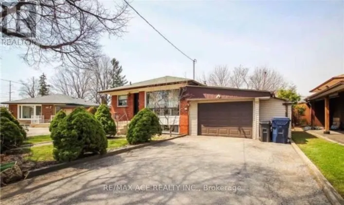 18 ROSEGLOR CRESCENT, Toronto