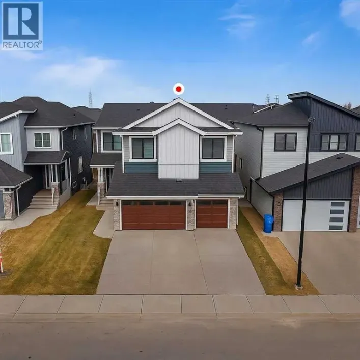 18 South Shore Road, Chestermere