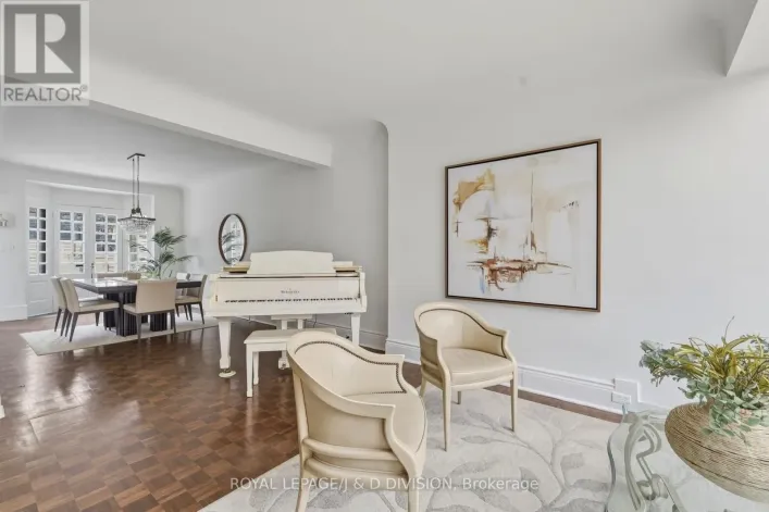 18 TRANBY AVENUE, Toronto