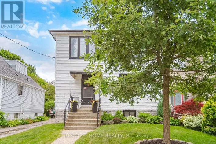 18 VANBRUGH AVENUE, Toronto