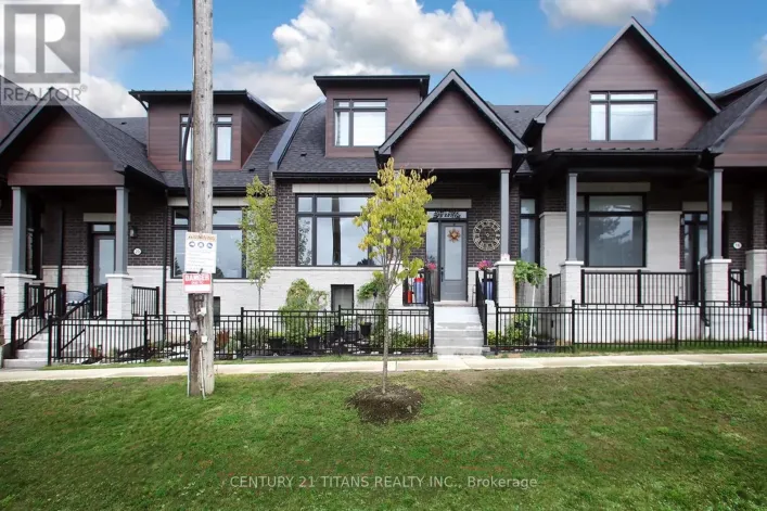 18 VERN ROBERTSON GATE, Uxbridge