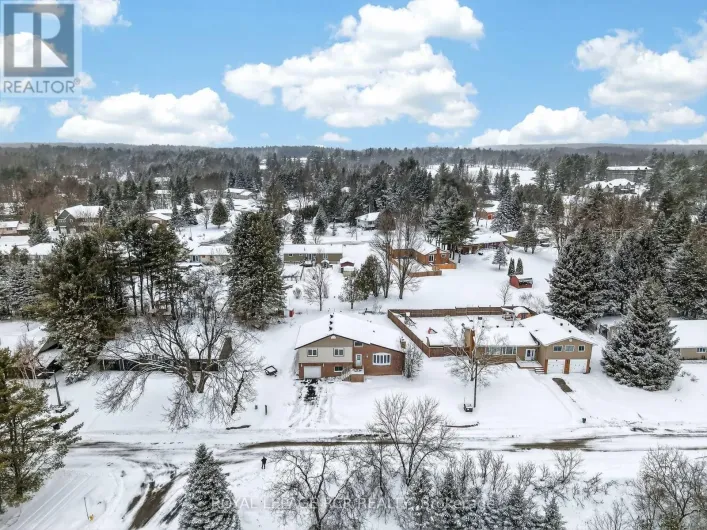 18 WESTVALE DRIVE, Bracebridge)