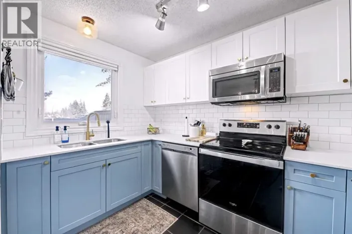 180, 123 Queensland Drive SE, Calgary