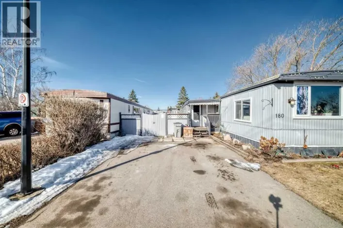 180, 6724 17 Avenue SE, Calgary