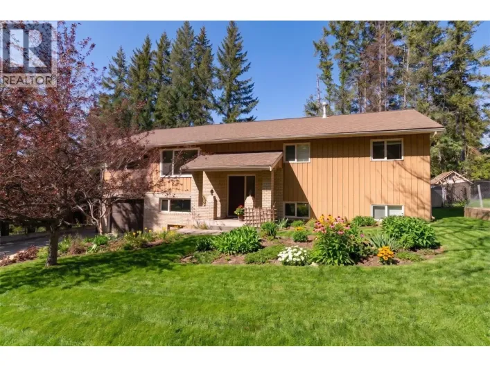 1801 15 Avenue SE, Salmon Arm
