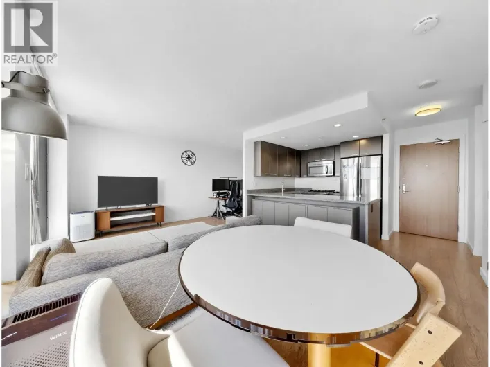 1802 2232 DOUGLAS ROAD, Burnaby