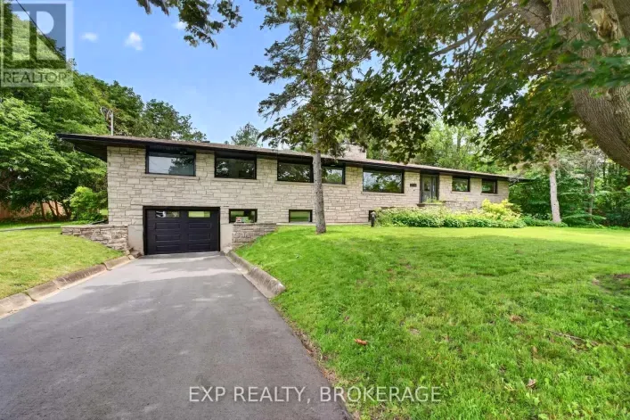 House for sale: 1802 SYDENHAM ROAD, Kingston