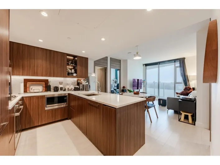 1803 9887 WHALLEY BOULEVARD, Surrey