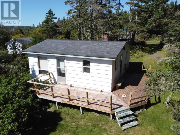 18046 Highway 7, Popes Harbour