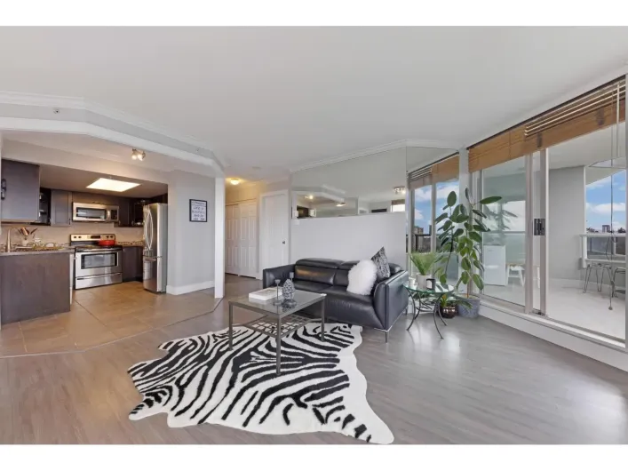 1805 10082 148 STREET, Surrey