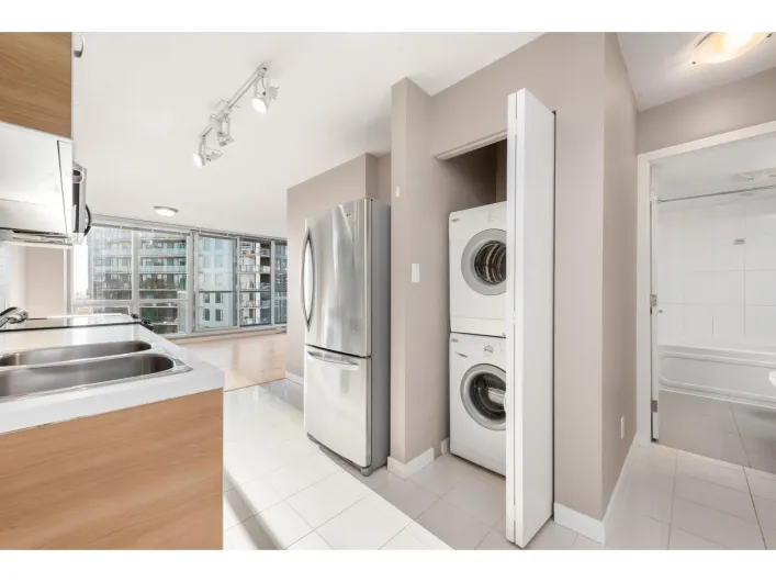 1805 9981 WHALLEY BOULEVARD, Surrey