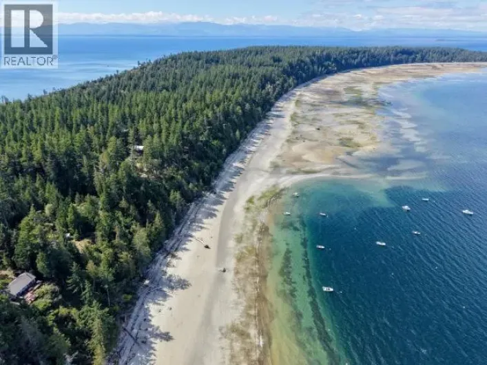 House for sale: 1805 SAVARY ISLAND RD, Savary Island