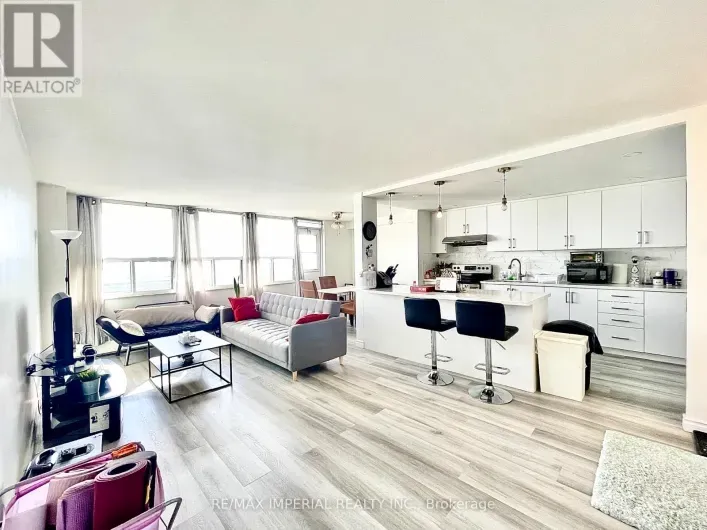 Apartment for rent: 1807 - 270 PALMDALE DRIVE, Toronto