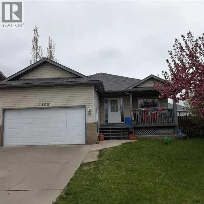 1808 Strathcona Bay, Strathmore