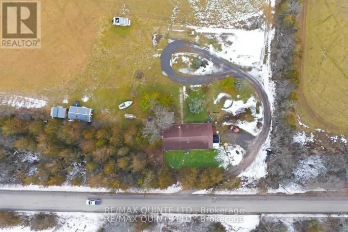 1809 VICTORIA ROAD, Prince Edward County